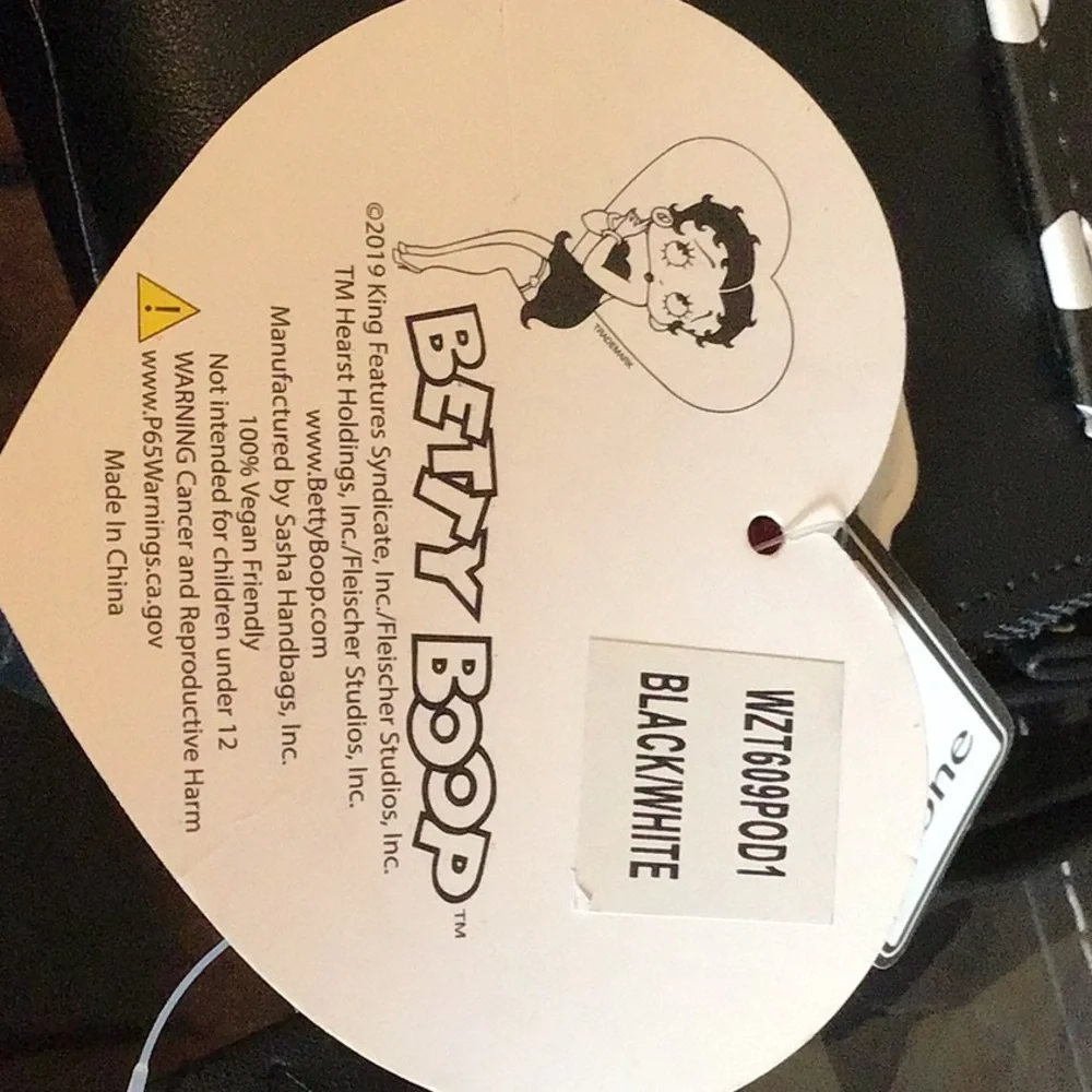 Betty Boop Purse 3 Ways to Wear: Crossbody Wristlet, Wallet NWT - Picture 7 of 7